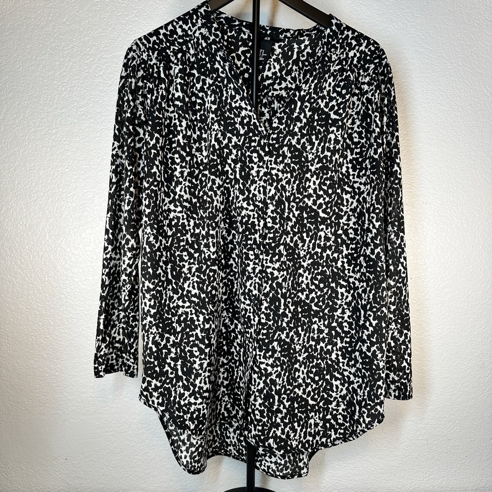 H&M Women's Long Sleeve Black And White Size Medium Blouse